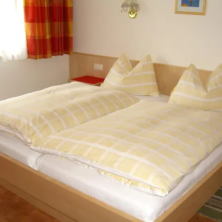 Gaestehaus Hofer Brixen im Thale Room photo