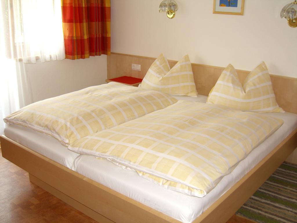 Homestay Gaestehaus Hofer *